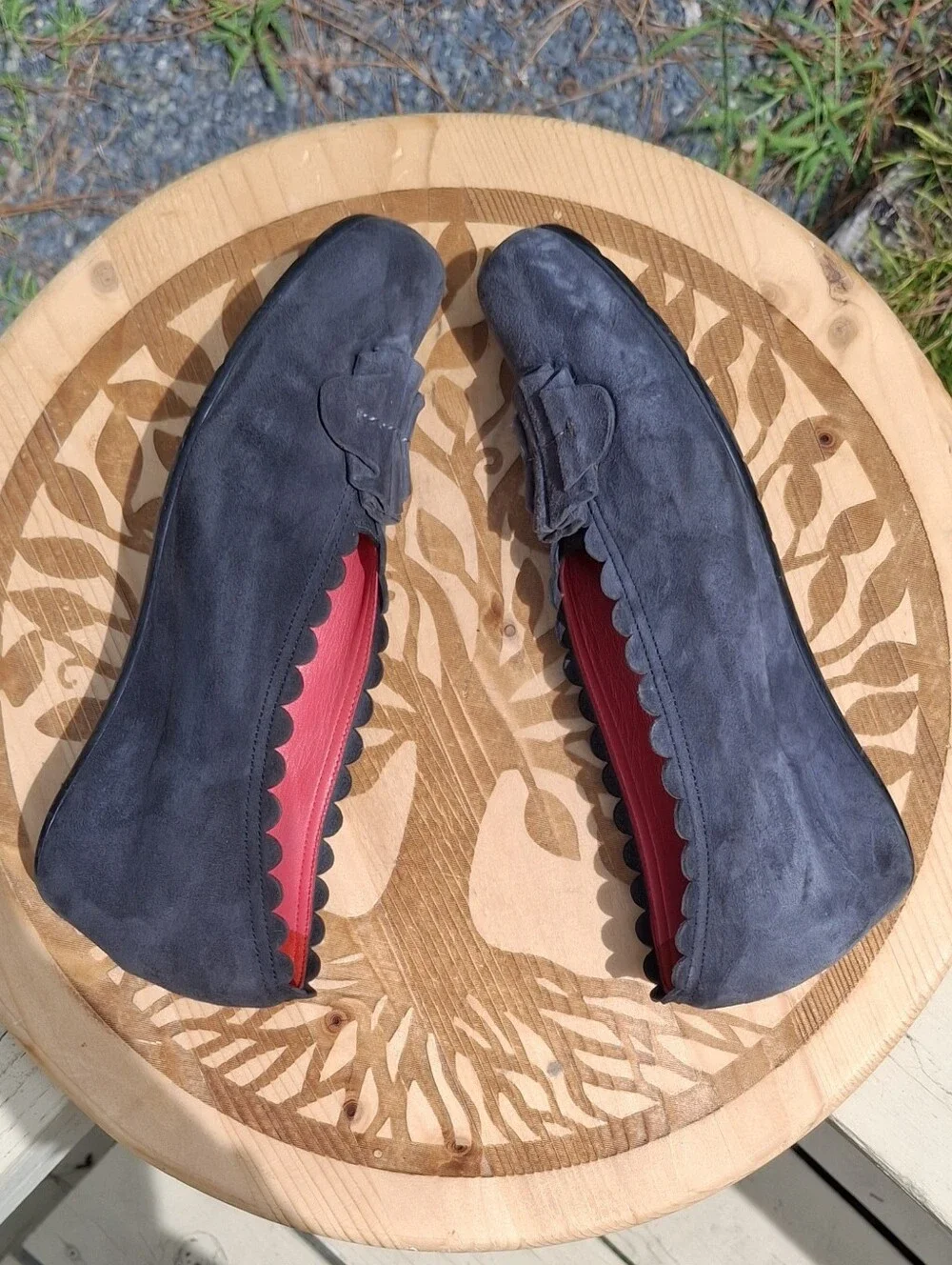 VTG Pas de Rouge Petra Grey Suede Scalloped Ruffle Sacchetto Low Wedge Pump Sz 7
